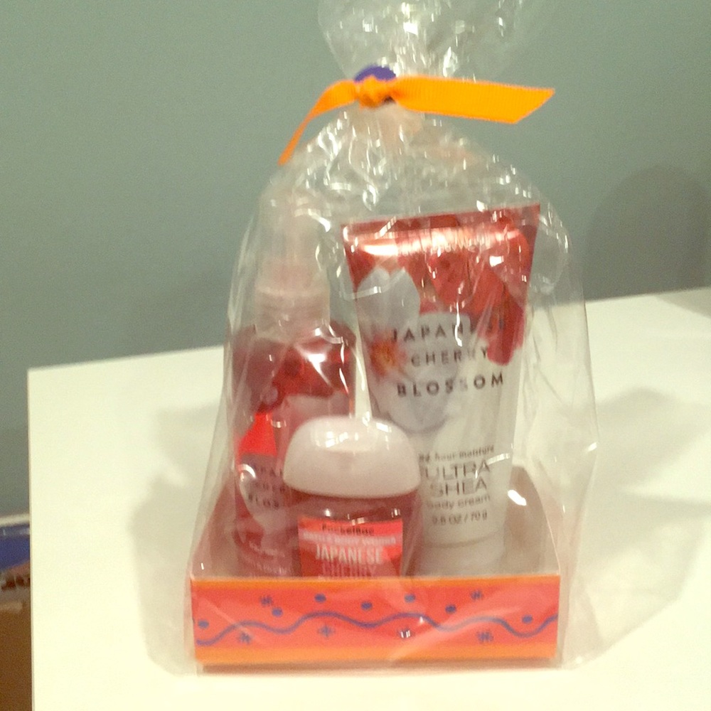 NWT mini B&B Works Japanese Cherry Blossom Set